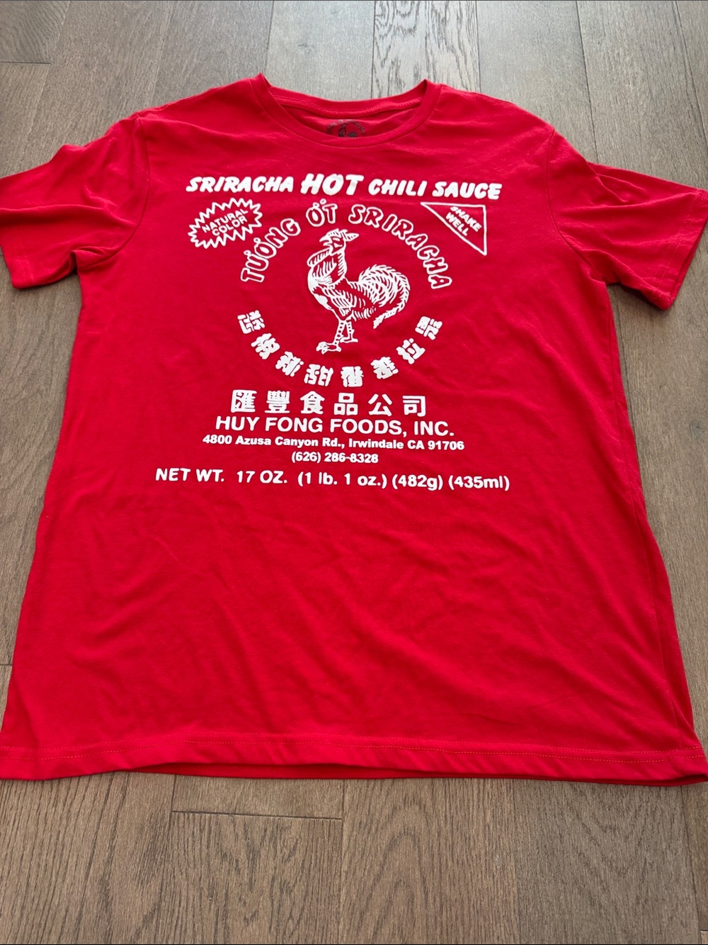 Sriracha Hot Chili Sauce Men’s Red T-Shirt Large Short Sleeve Novelty Funny NWT - Picture 5 of 11